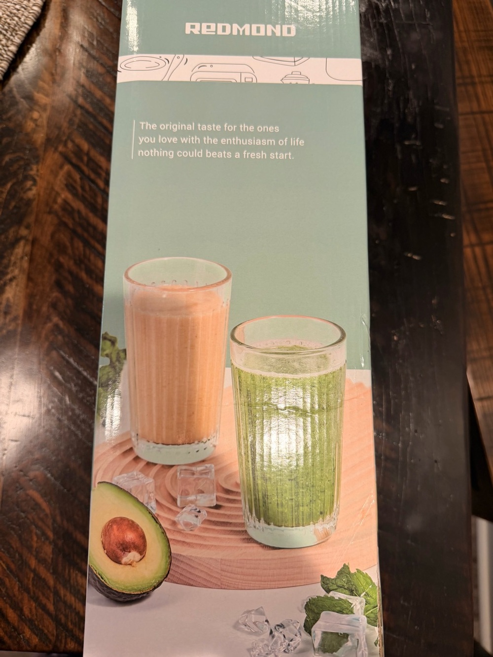 REDMOND Retro Personal Blender - Mint Green - Picture 2 of 3